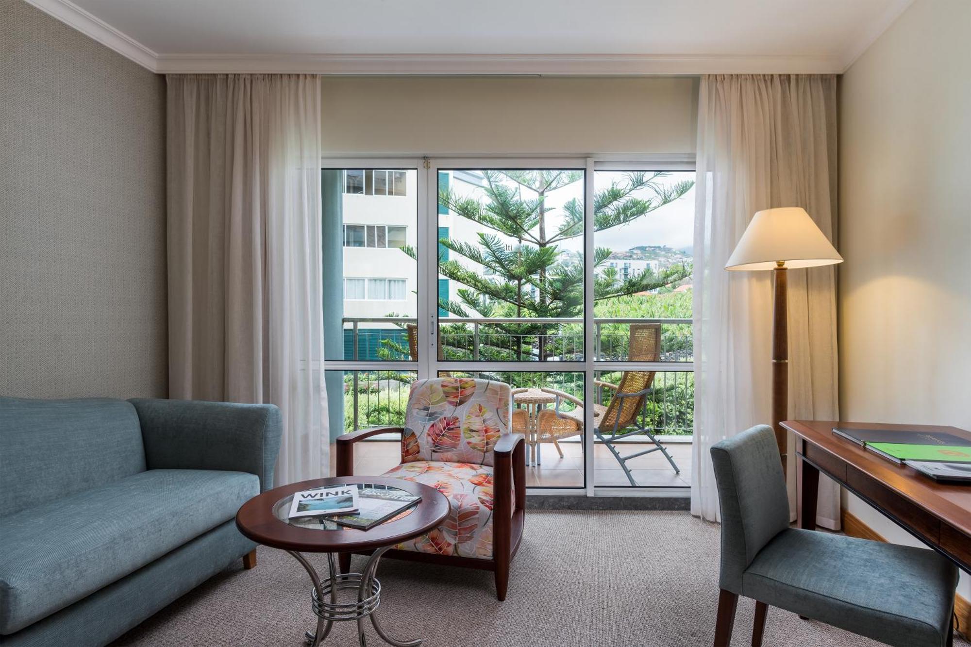 Quarto Twin com Vista Terra (2 Adultos + 1 Criança)