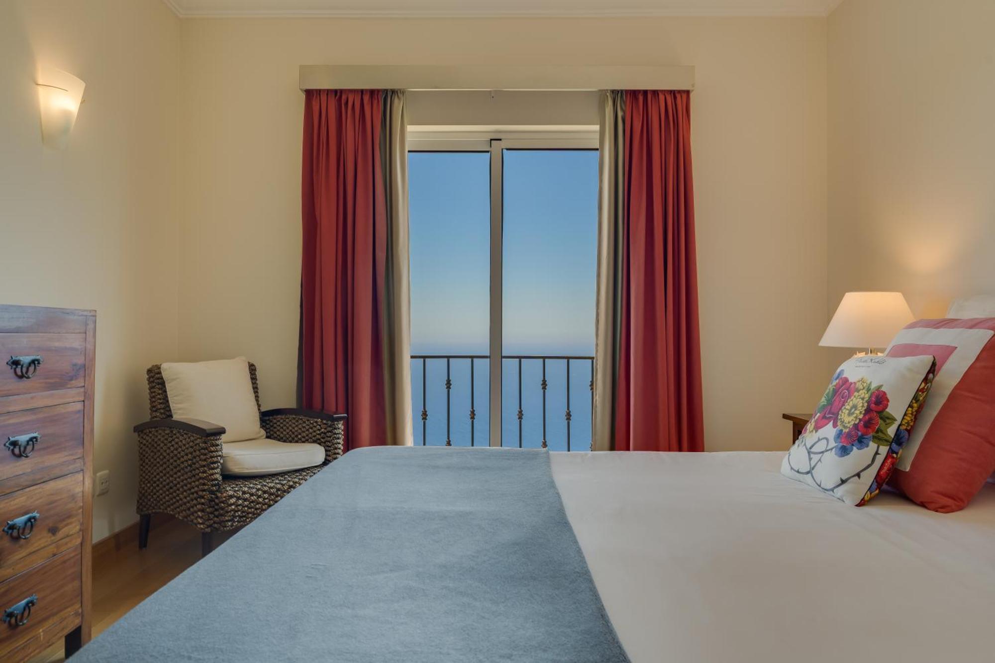 Two-Bedroom Apartment Sea View,1765826048:JPEG